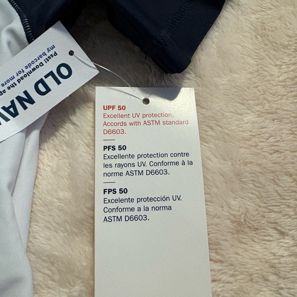 Old Navy White UPF 50 Garment - Picture 3 of 5